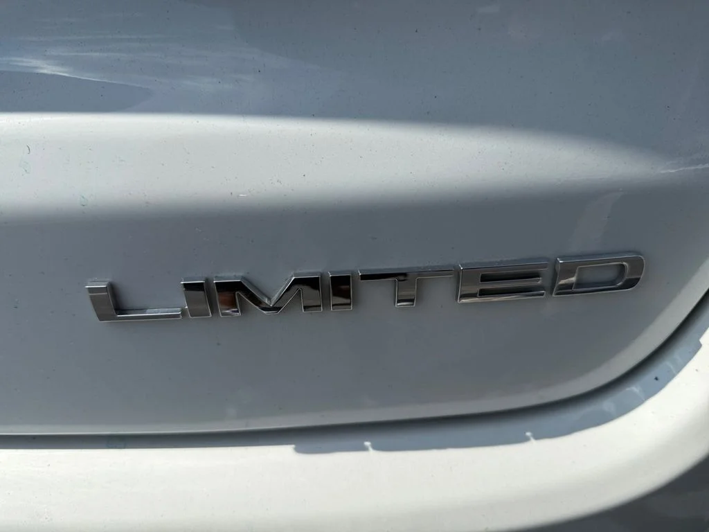 Used 2024 White Jeep Limited image 27
