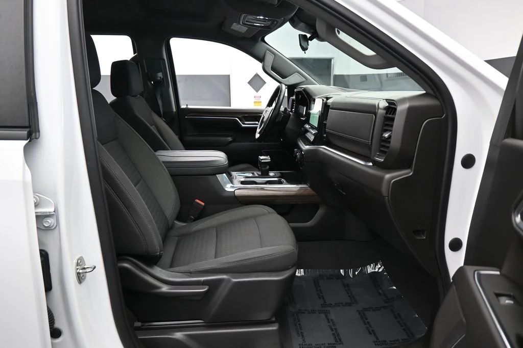 Used 2023 Summit White Chevrolet RST image 41