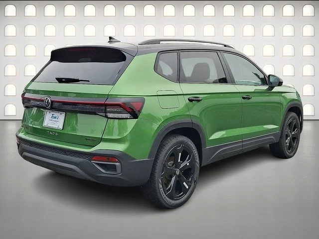 New 2026 Green Volkswagen 1.5T SE Black image 4