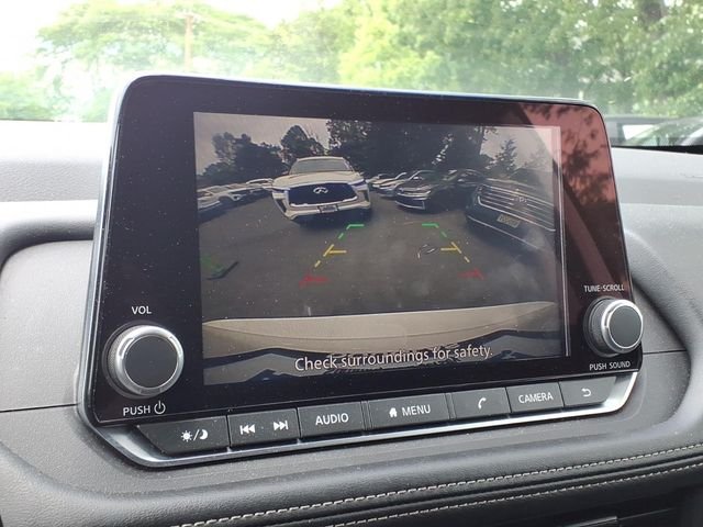 Used 2024 White Nissan S image 15