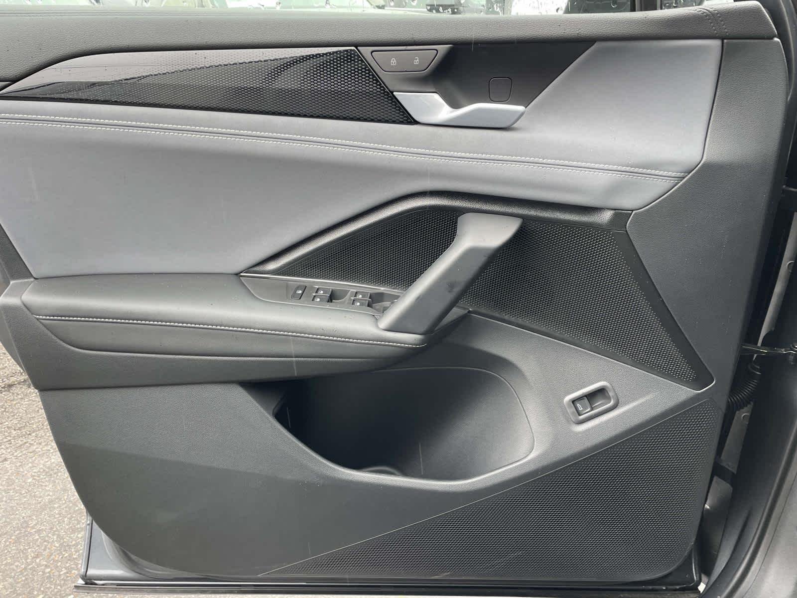 New 2026 Platinum Gray Metallic Volkswagen SE R-Line Black image 29