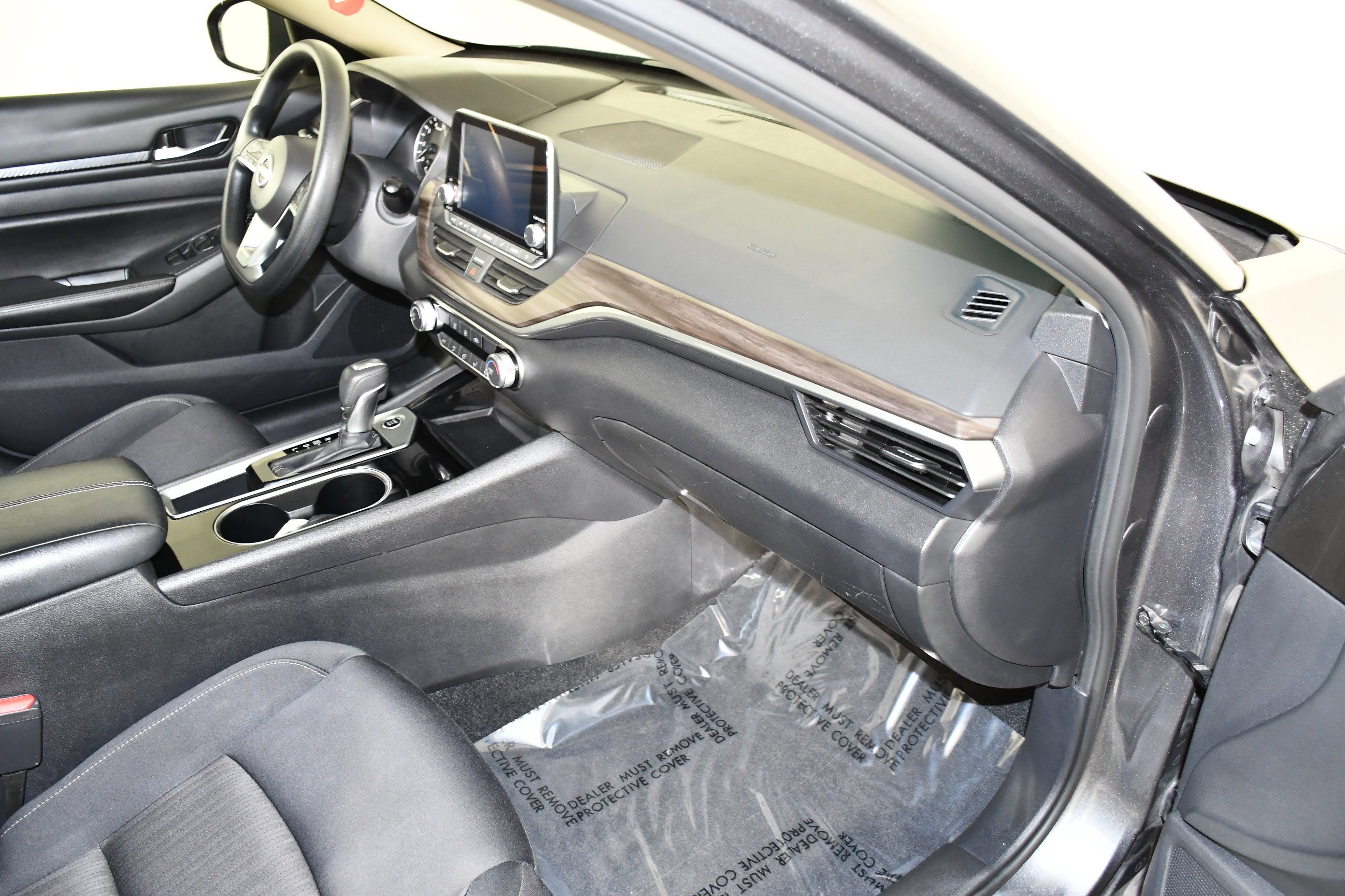 Used 2024 Gun Metallic Nissan 2.5 SV image 40