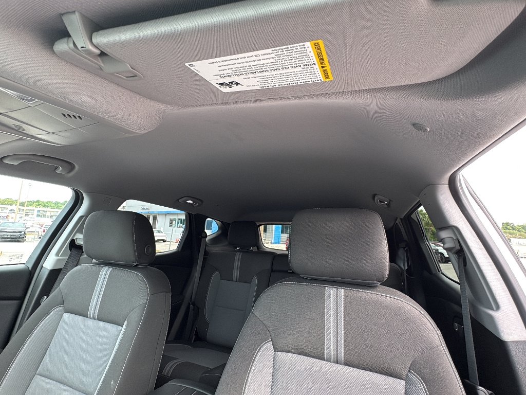 Used 2025 Summit White Chevrolet 2LT image 27