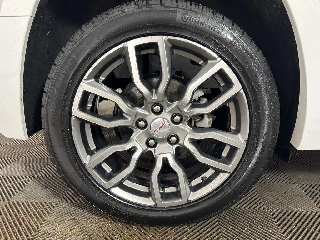 Used 2023 Summit White GMC Denali image 3