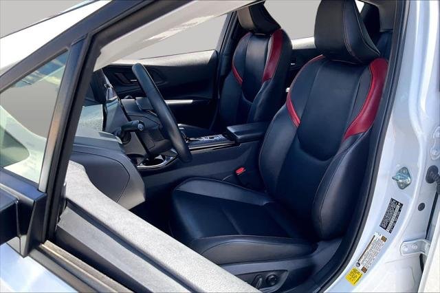 Certified Used 2026 WIND CHILL PEARL* Toyota  image 9