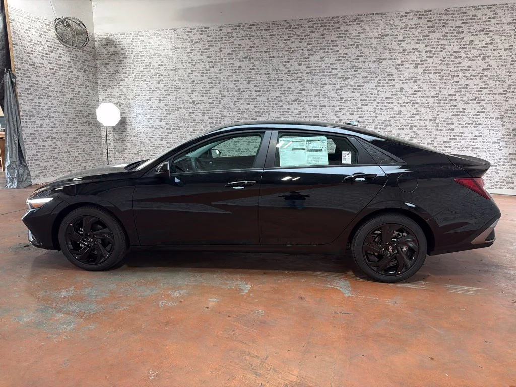 New 2026 Abyss Black Hyundai SEL Sport Plus image 4