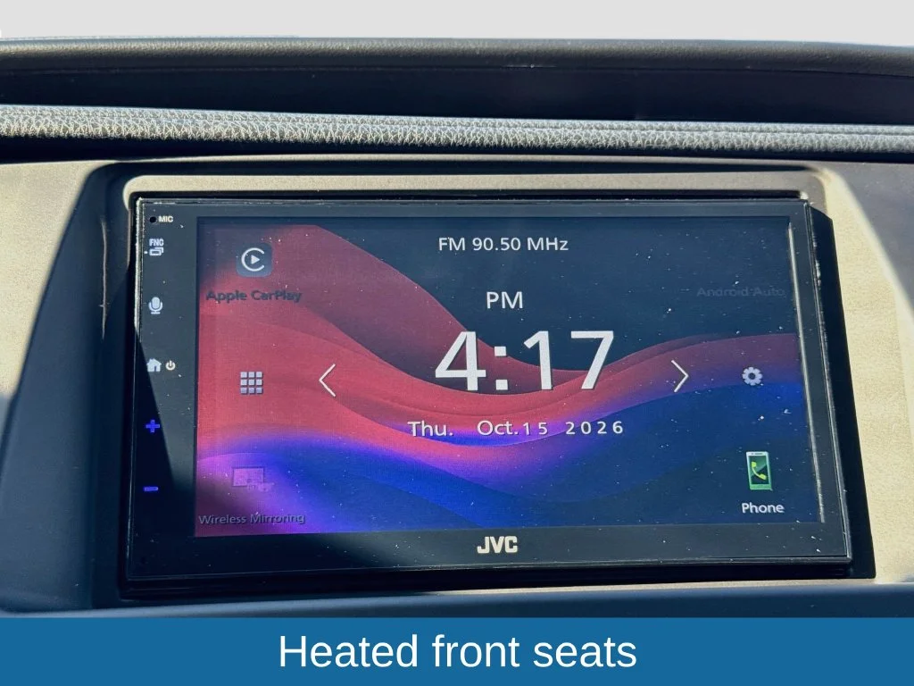 Used 2018 Silver Toyota SE image 17