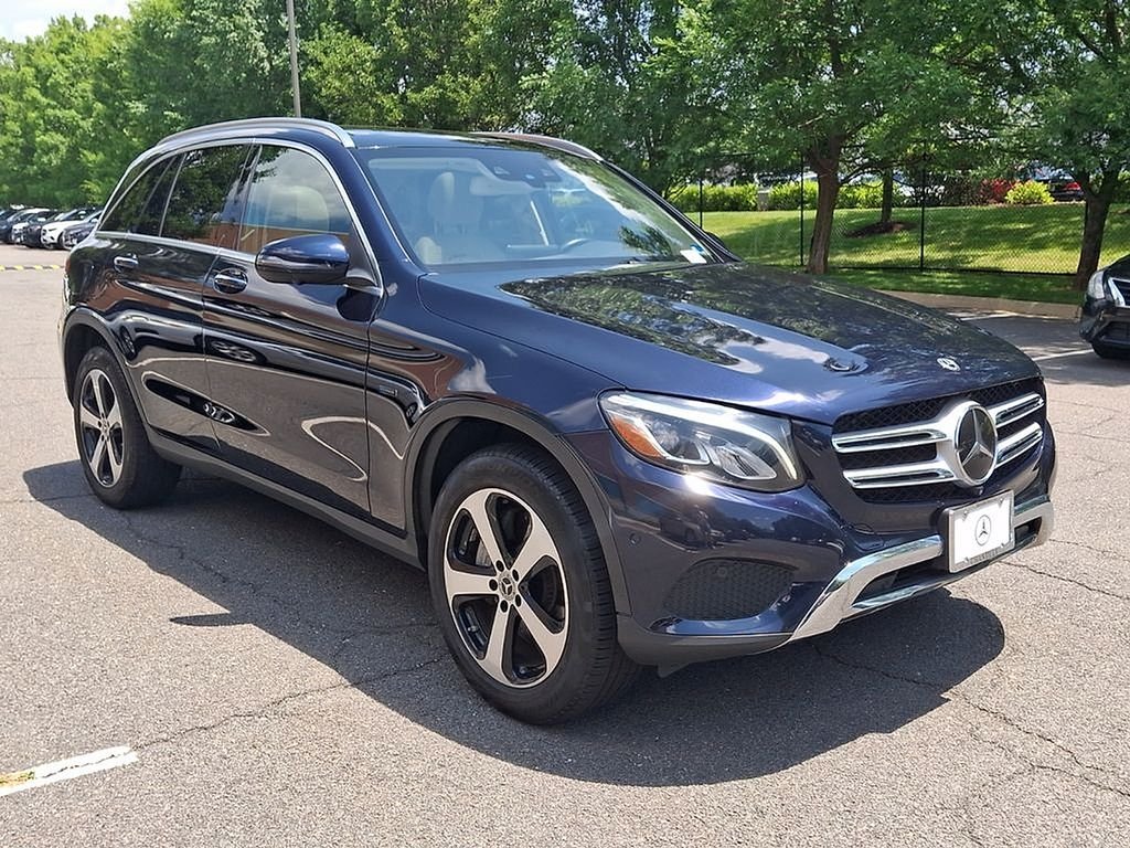 Used 2019  Mercedes-Benz GLC 350e image 3
