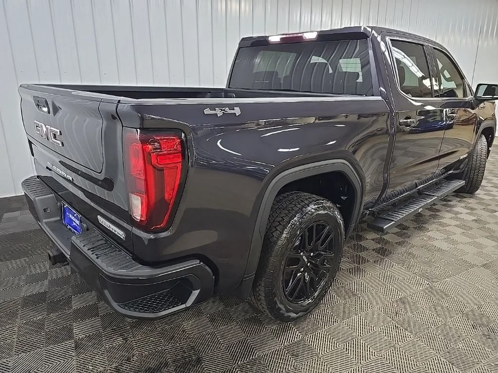 Used 2022 Silver GMC Elevation image 10