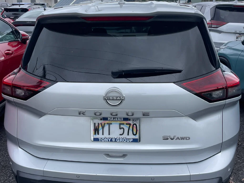 Used 2024 Silver Nissan SV image 6