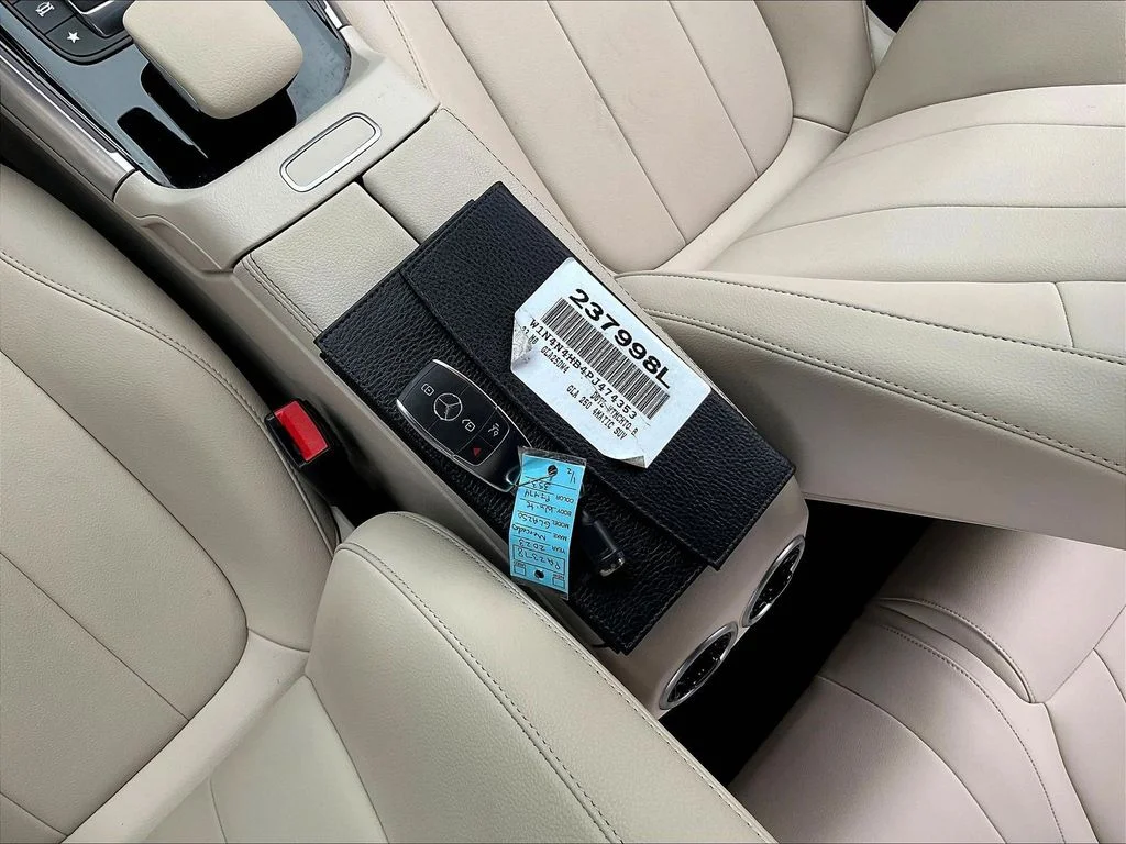 Used 2023  Mercedes-Benz GLA 250 image 34