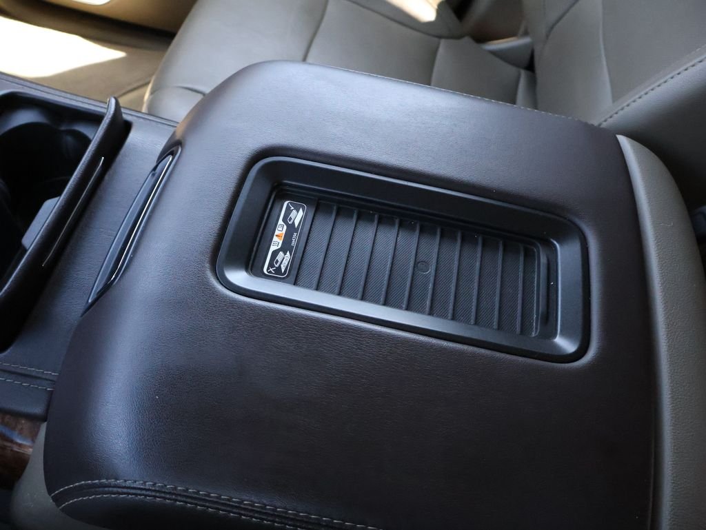 Used 2018 Black Chevrolet Premier image 27