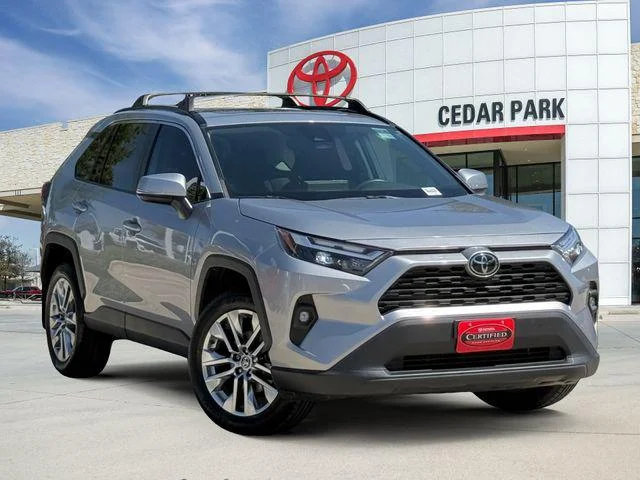 Certified Used 2022 SILVER SKY METALLIC Toyota XLE Premium image 1