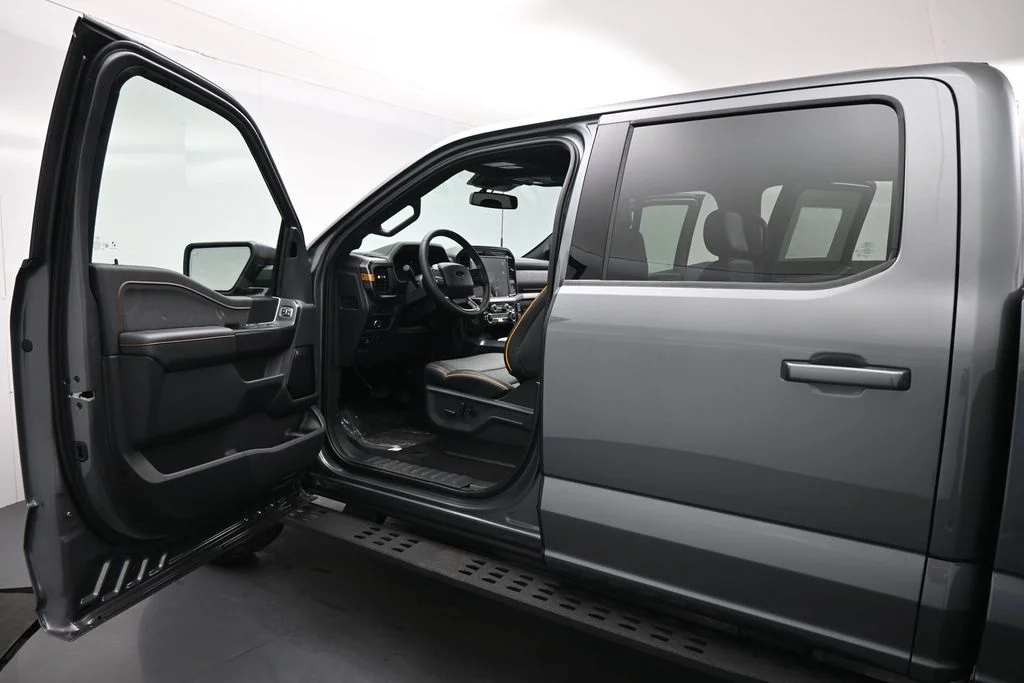New 2026 Carbonized Gray Metallic Ford Tremor image 8