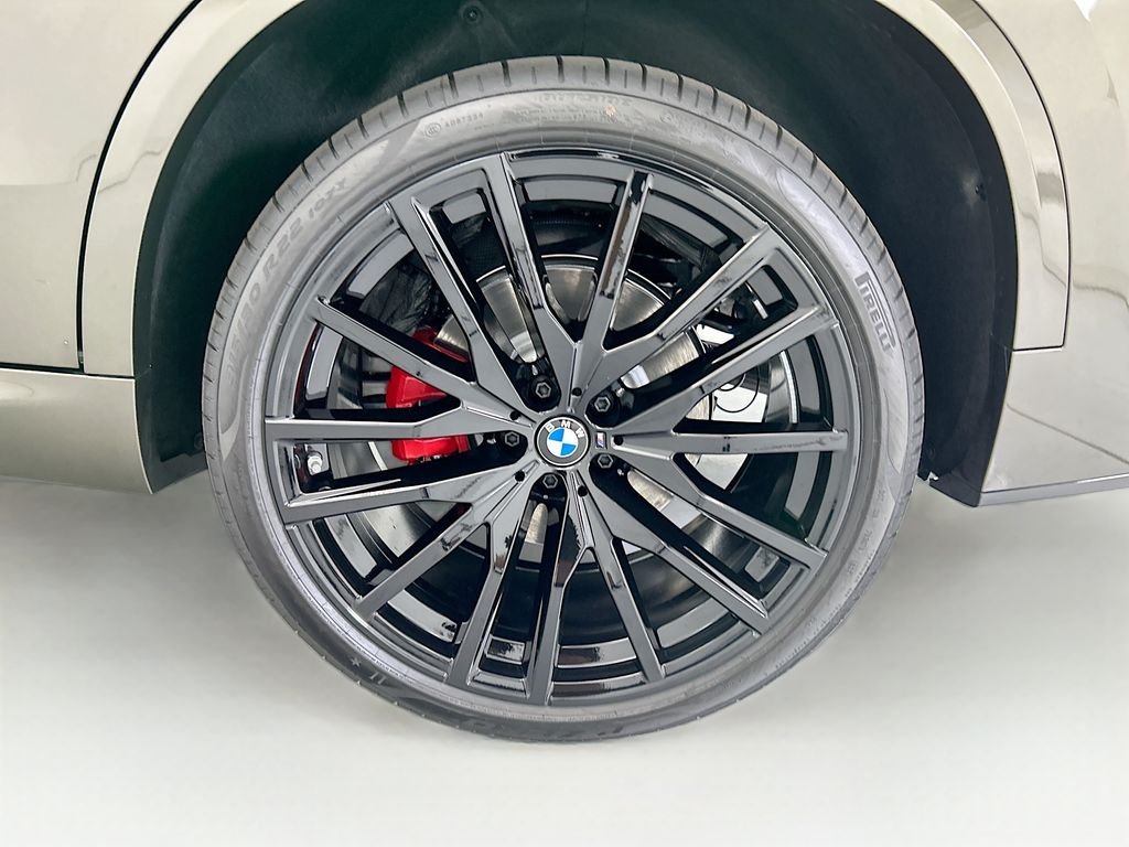 New 2026 Green Metallic BMW xDrive40i image 30