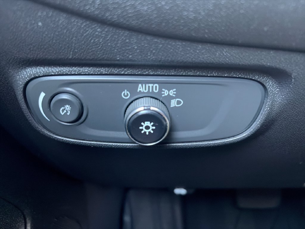 2023 Chevrolet Equinox LT - Photo 18