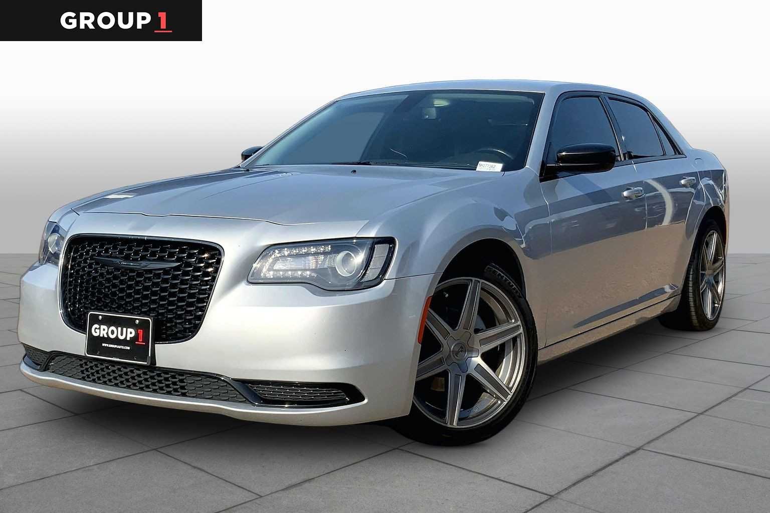 Pre-Owned 2022 Chrysler 300 Touring