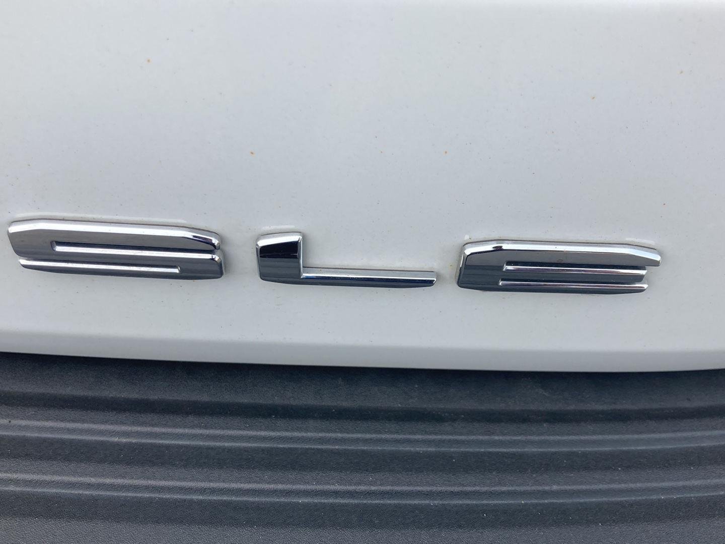 Used 2024 Summit White GMC SLE image 10
