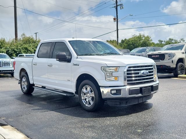 Used 2016 White Ford XL image 1