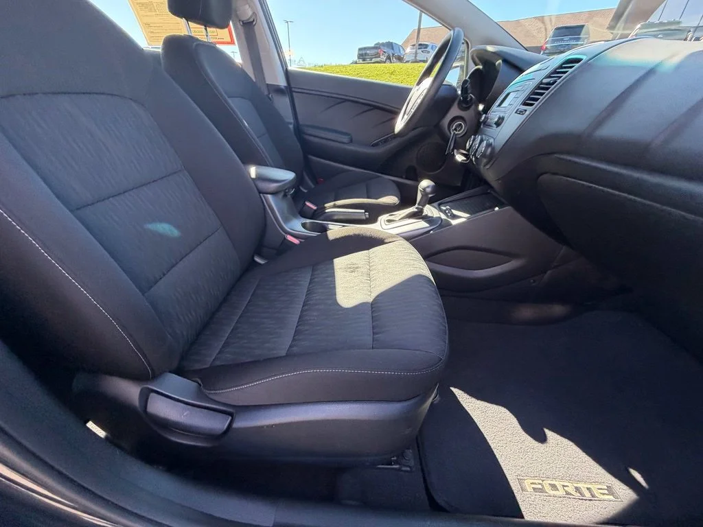 Used 2016 Black Kia LX image 30