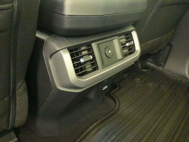 New 2026 Oxford White Ford XLT image 12