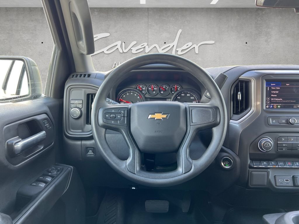 Used 2025 White Chevrolet Custom image 21
