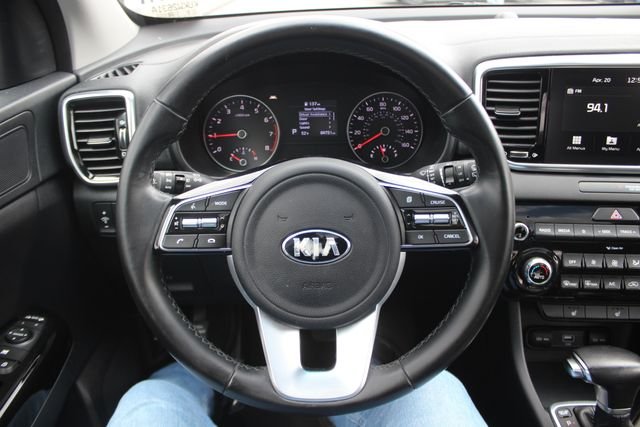Used 2022 Red Kia EX image 13