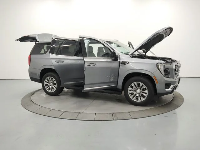 Used 2025 Silver GMC Denali image 10