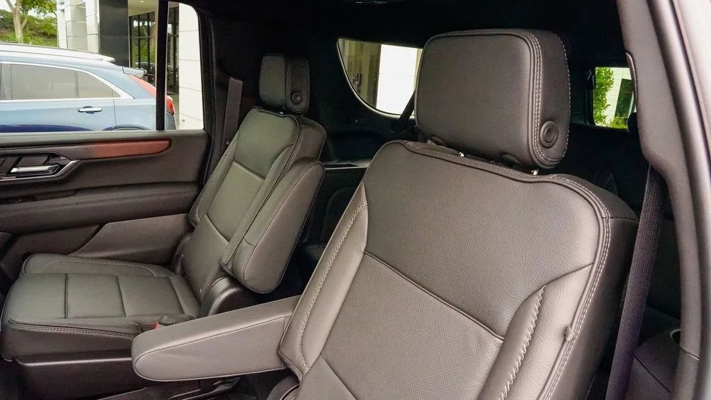 2026 GMC Yukon XL Denali - Photo 10