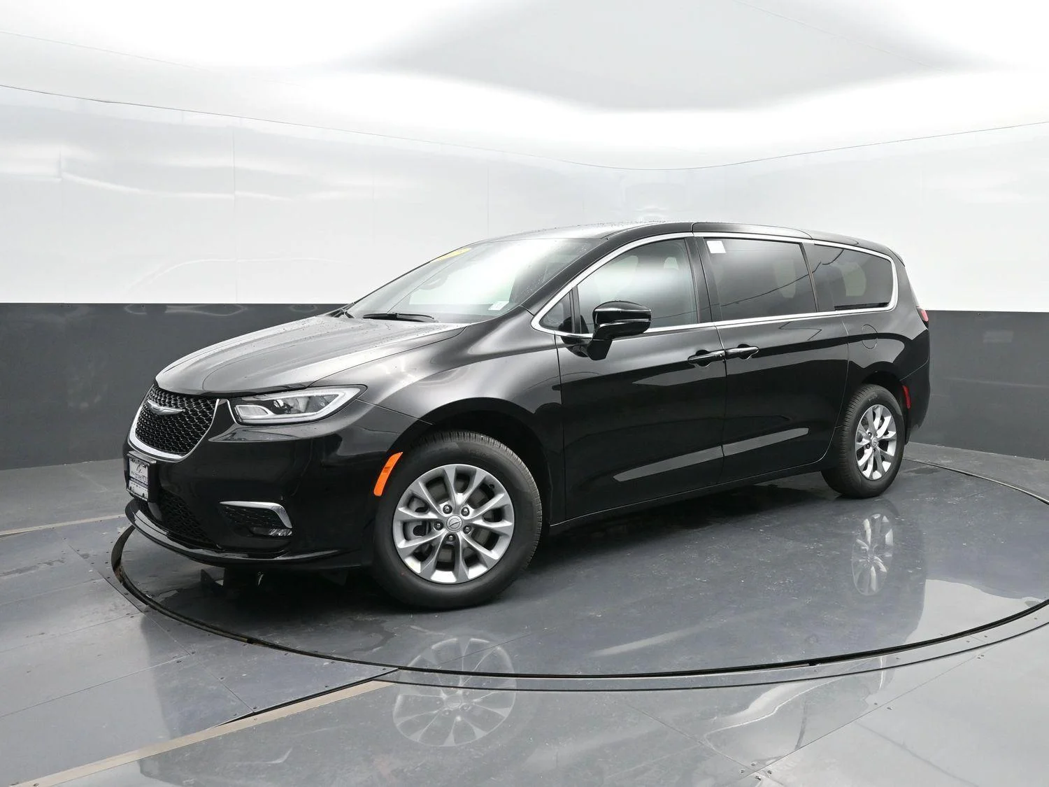 2025 Chrysler Pacifica Select AWD's photo