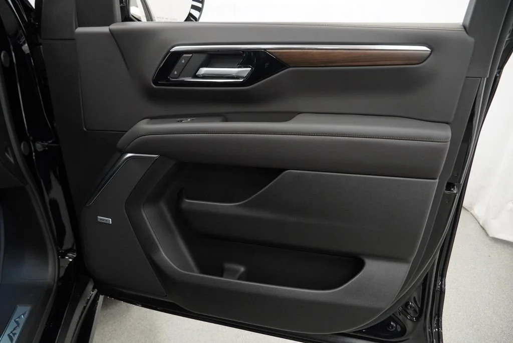New 2026 Black Chevrolet High Country image 30