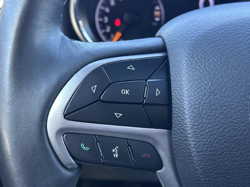 Used 2019 White Jeep Limited image 21