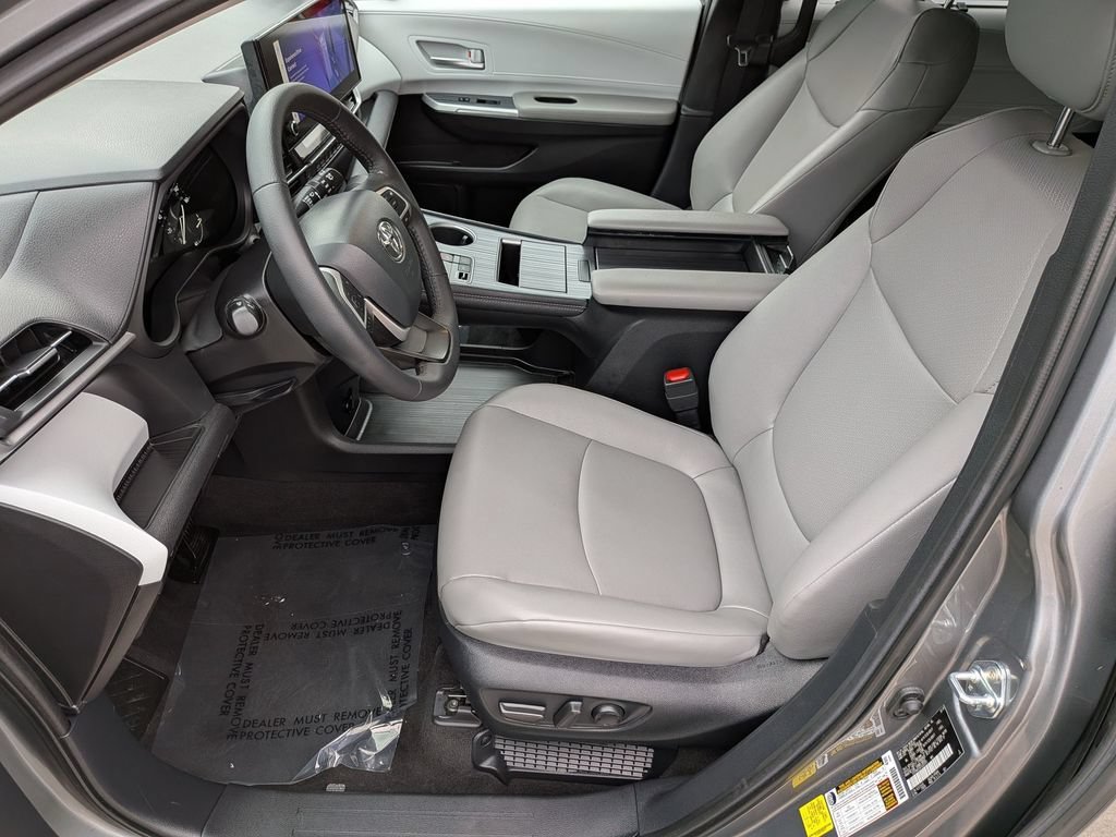 Used 2026  Toyota XLE image 16