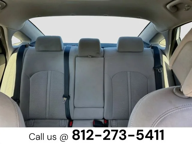 Used 2016 White Hyundai SE image 21