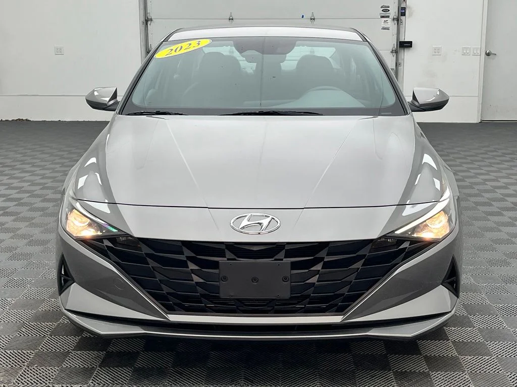 Used 2023 Silver Hyundai SEL image 14