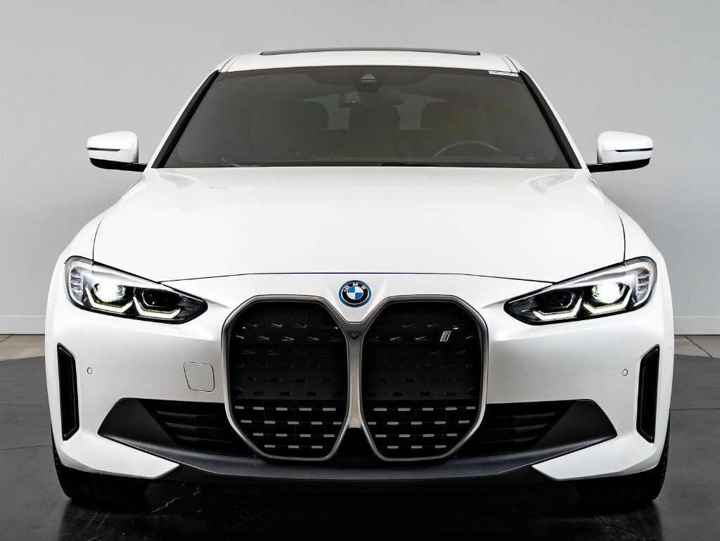 Used 2023 Mineral White Metallic BMW eDrive35 image 2