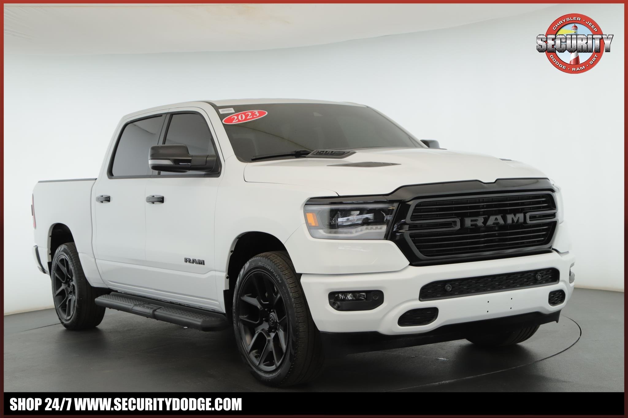 2023 RAM 1500 Laramie 4x4 Crew Cab 5'7's photo