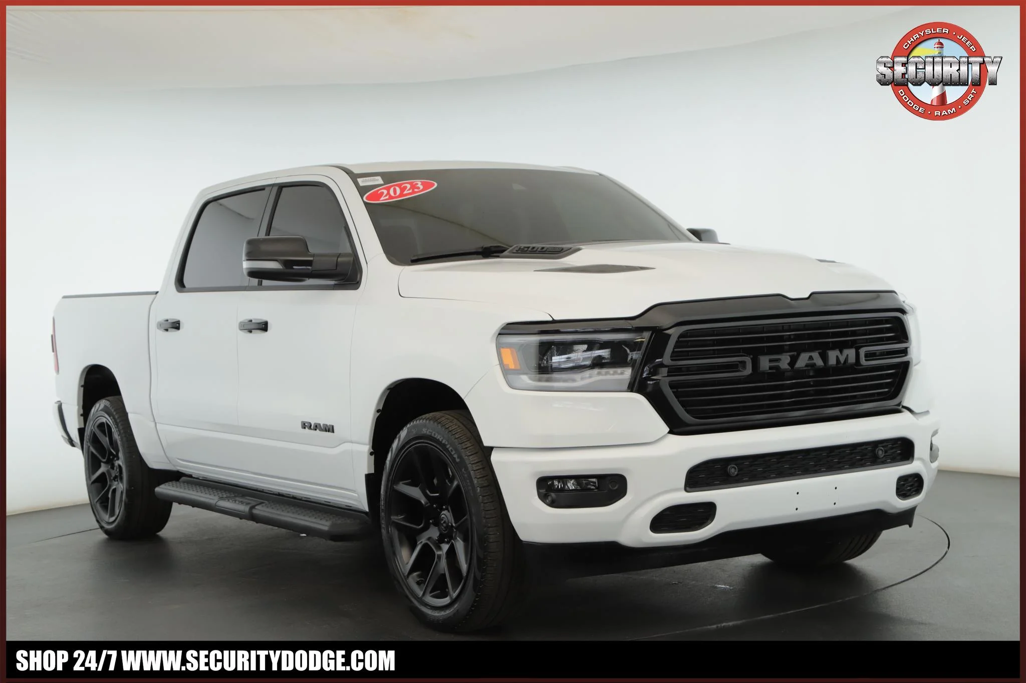 2023 RAM 1500 Laramie 4x4 Crew Cab 5'7's photo