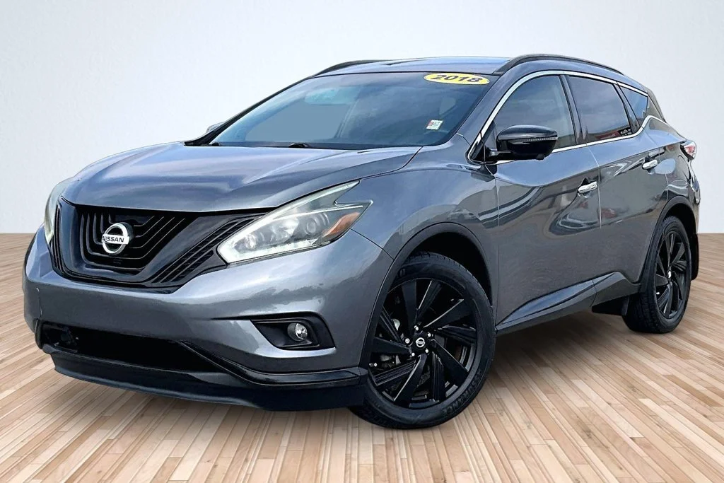 Used 2018 Gray Nissan SL image 1
