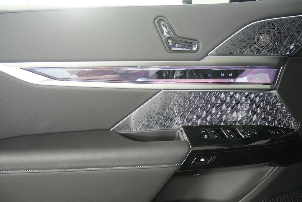 Used 2026 Black Sapphire Metallic BMW 750e xDrive image 9