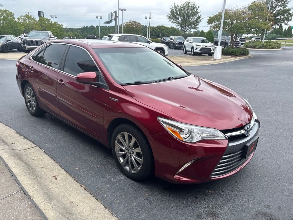 Used 2017  Toyota XLE image 5