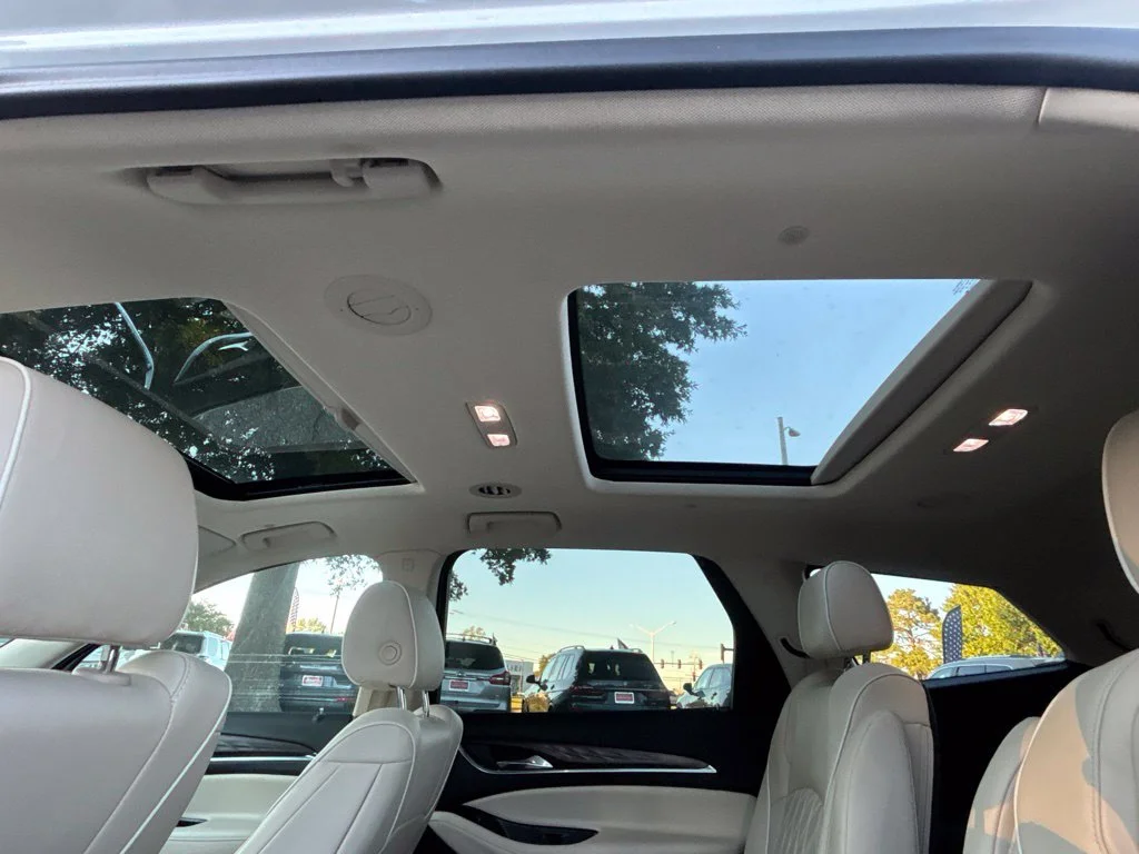 Used 2023 White Buick Avenir image 23