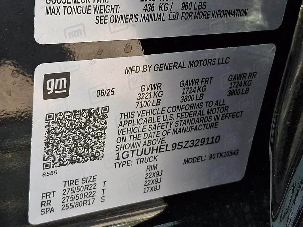Used 2025 Onyx Black GMC Denali Ultimate image 32