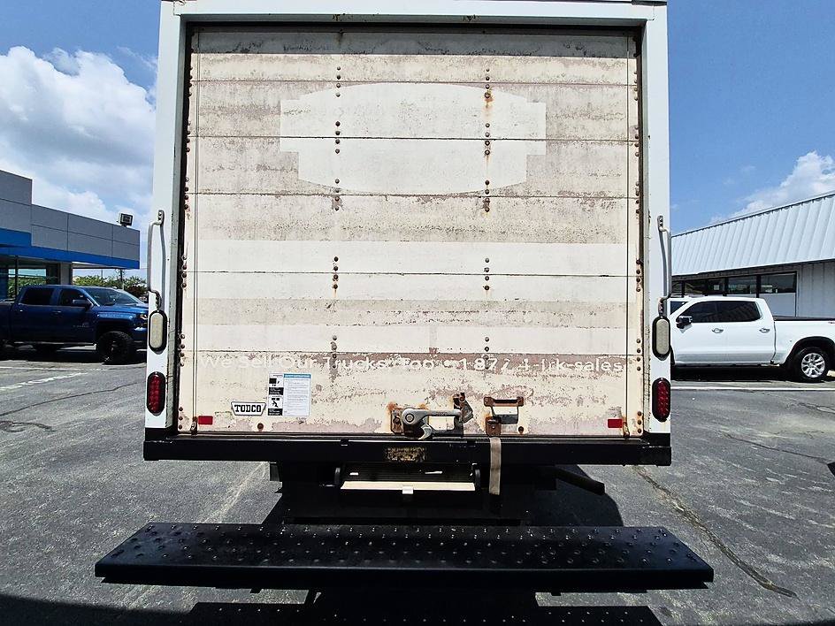 Used 2014 Summit White Chevrolet Work Van image 4