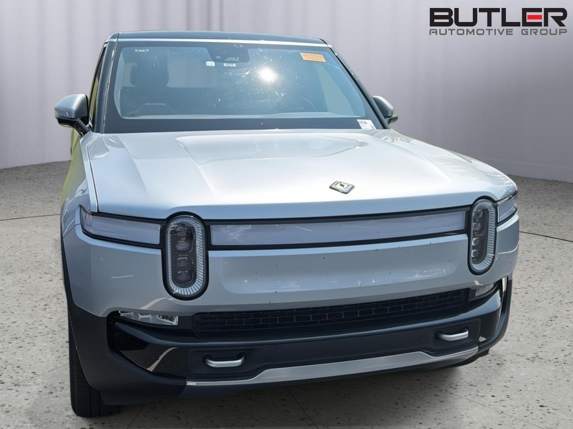 Used 2024 LA Silver Rivian Adventure image 5
