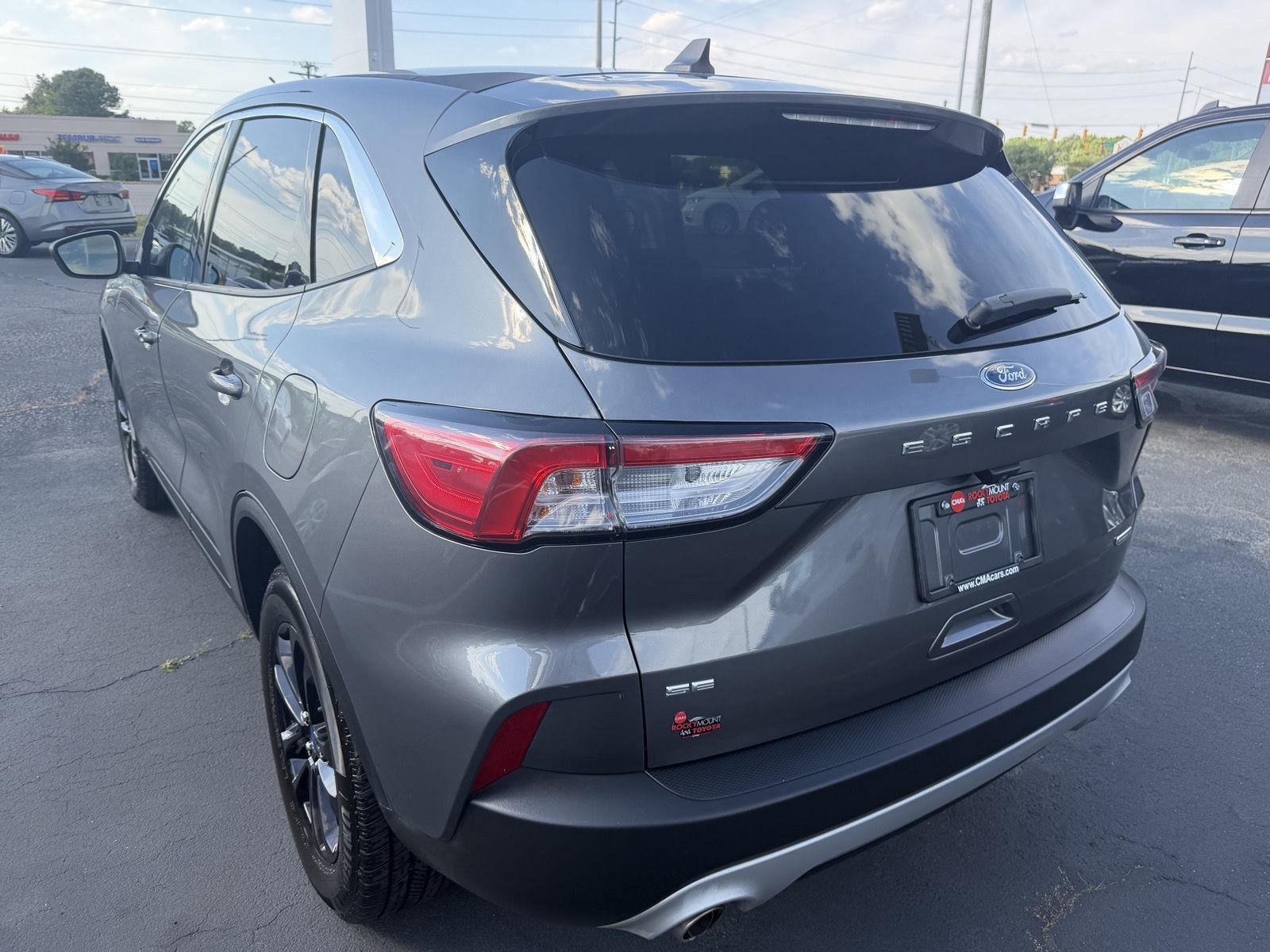 Used 2022 Oxford White Ford SE Hybrid image 5