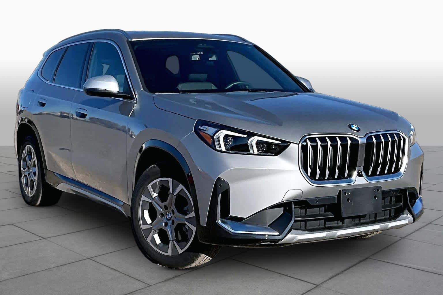 Used 2024 Space Silver Metallic BMW xDrive28i image 2