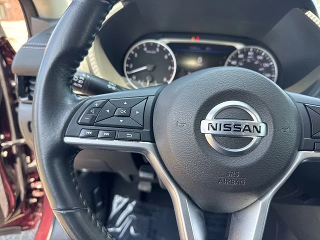 Used 2022 Red Nissan SV image 35