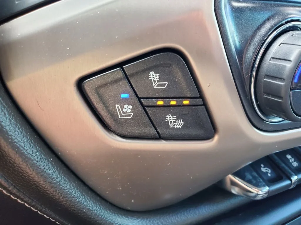 Used 2018 Black GMC Denali image 22
