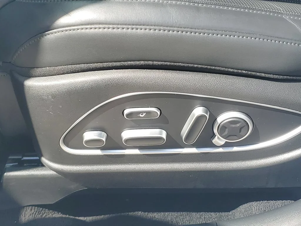 Used 2026 White Hyundai Calligraphy image 16